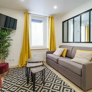  Apartment Parisian Flat With Sauna
